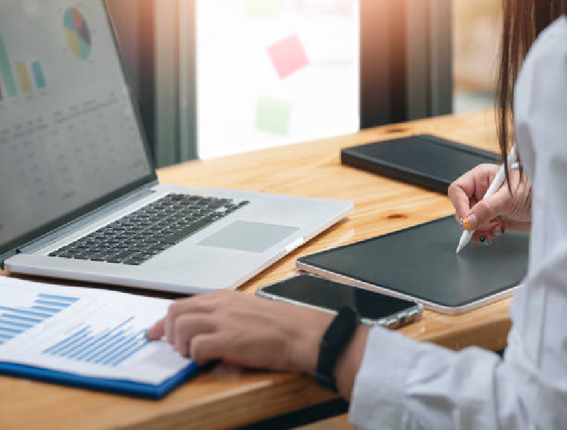 如何设计一个用户友好的呼叫中心IVR系统？