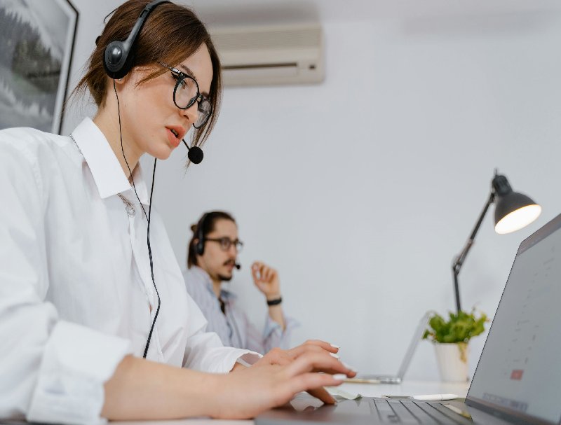 智能客服机器人如何自动触发外呼？