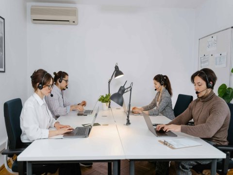 saas云呼叫中心如何降低封号风险？真人外显与策略解析